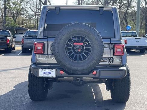 Used 2018 Jeep Wrangler Unlimited Sahara image 25