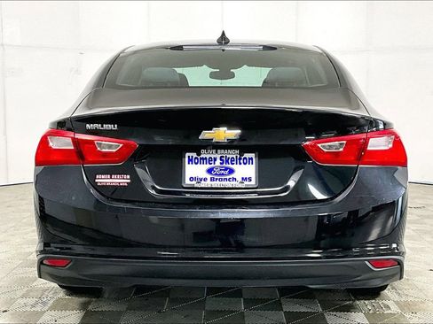 Used 2017 Chevrolet Malibu LS image 4
