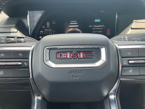 Used 2025 GMC Acadia Elevation FWD image 16