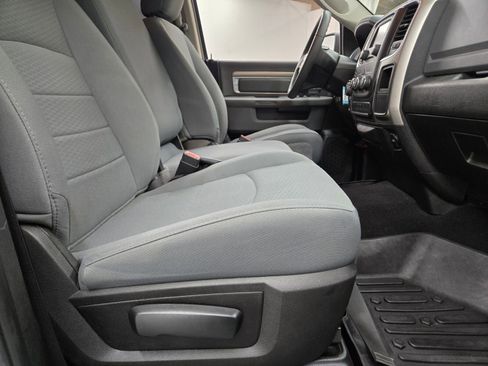 Used 2019 RAM 1500 Classic SLT RWD image 12