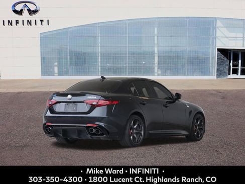 Used 2018 Alfa Romeo Giulia Quadrifoglio w/ Driver Assist Dynamic Package RWD image 6