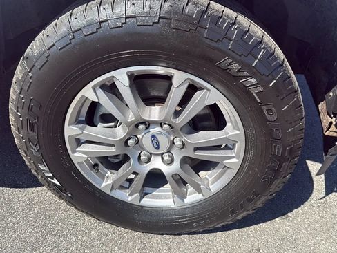 Used 2018 Ford F150 Lariat w/ Equipment Group 501A Mid AWD/4WD image 3
