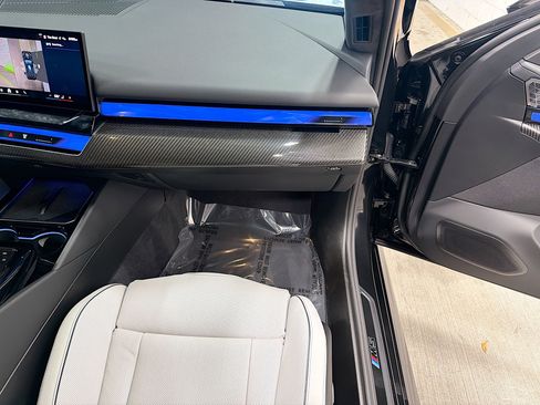 Used 2026 BMW M5 Touring w/ M Driver's Package image 18