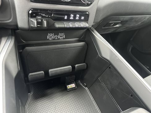 Used 2025 RAM 1500 Big Horn image 20