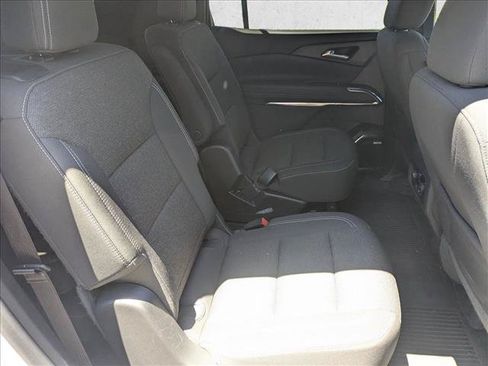 Used 2024 Chevrolet Traverse LT w/ Enhanced Driving Package FWD image 19