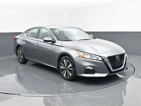 Used 2021 Nissan Altima 2.5 SV image 3