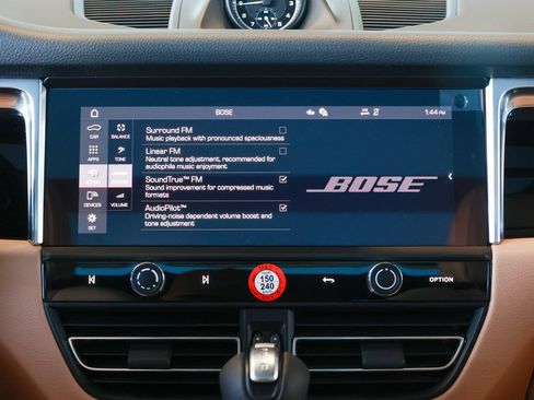 Used 2026 Porsche Macan AWD/4WD image 39