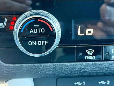 New 2026 Mitsubishi Outlander SE image 21