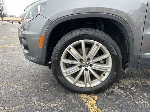 Used 2015 Volkswagen Tiguan SE image 16