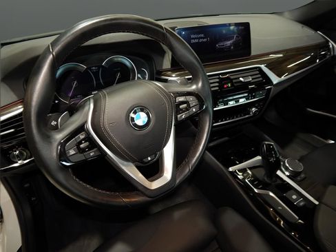 Used 2019 BMW 530i xDrive w/ Convenience Package image 14