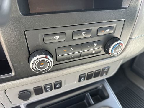 Used 2019 Nissan NV 3500 SL w/ Navigation Package RWD image 18