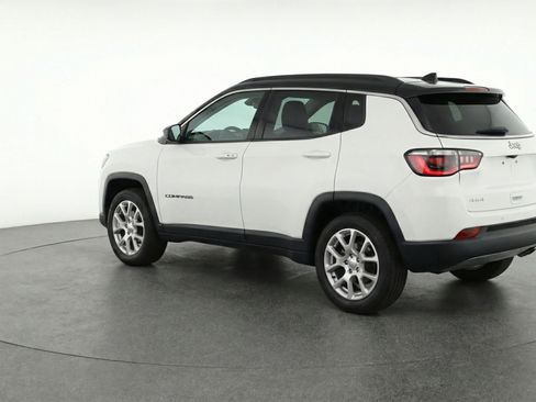 Used 2025 Jeep Compass Limited AWD/4WD image 6