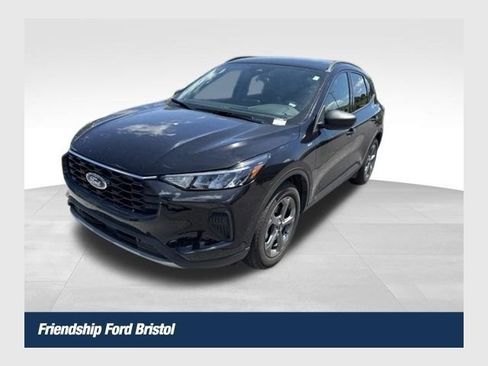 Used 2025 Ford Escape ST-Line FWD image 1
