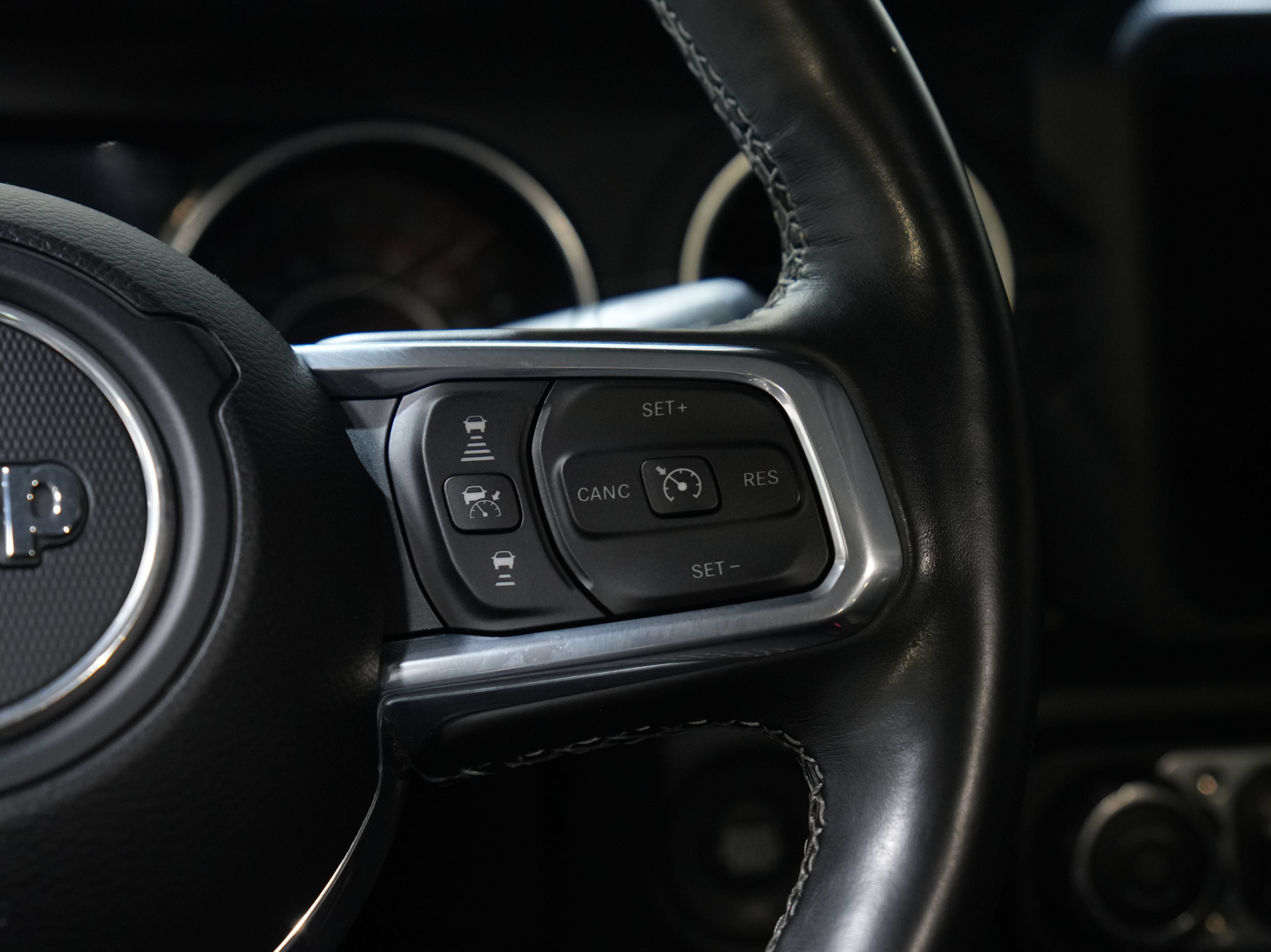 Used 2021 Jeep Gladiator Overland w/ Uconnect 4C Nav & Sound Group AWD/4WD image 42