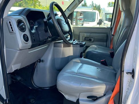 Used 2016 Ford E-350 and Econoline 350 Super Duty image 10