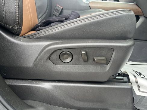 Used 2025 Chevrolet Silverado 1500 High Country image 35