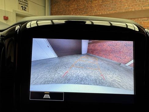 Used 2023 Chevrolet Traverse LT image 21