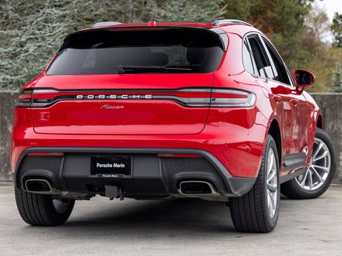 Certified 2026 Porsche Macan AWD/4WD image 11