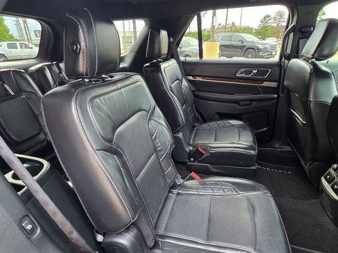 Used 2019 Ford Explorer Platinum AWD/4WD image 38