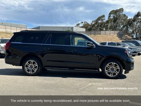 Used 2025 Ford Expedition Max Active AWD/4WD image 7