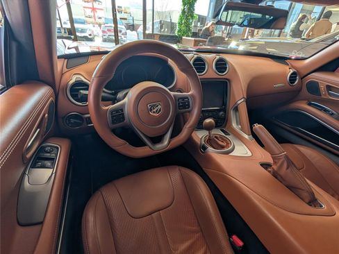 Used 2013 SRT Viper GTS w/ GTS Laguna Interior Pkg image 18