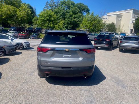 Used 2023 Chevrolet Traverse LT w/ LT Premium Package AWD/4WD image 5