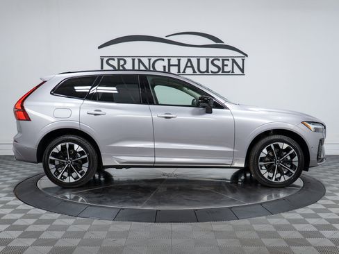 New 2026 Volvo XC60 B5 Plus w/ Protection Package Premier AWD/4WD image 4