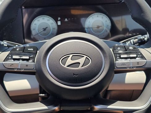 Certified 2026 Hyundai Elantra Limited FWD image 23
