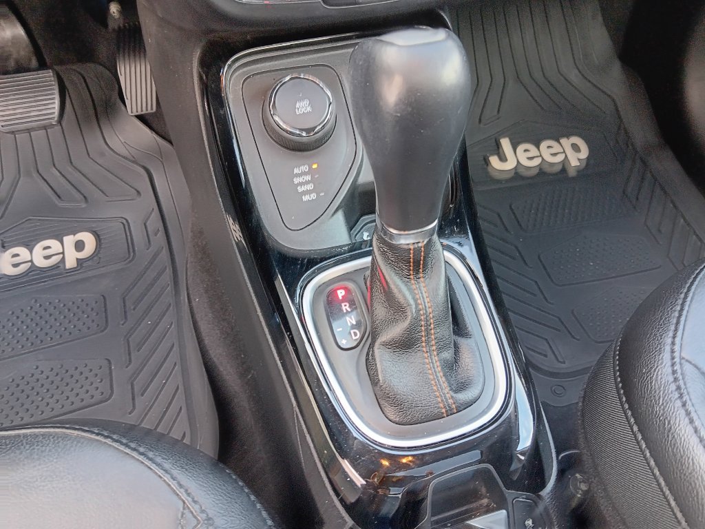 Used 2018 Jeep Compass Limited w/ Safe & Security Group AWD/4WD image 19