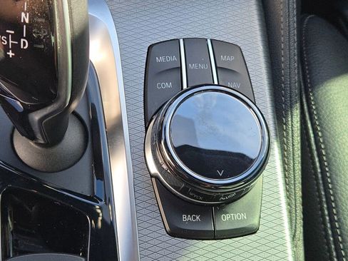 Used 2018 BMW 530i xDrive 530i xDrive image 27