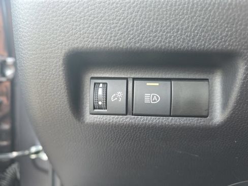 Used 2025 Toyota RAV4 LE AWD/4WD image 14