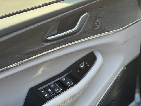 Used 2021 Jeep Grand Cherokee L Overland w/ Advanced Protech Group III AWD/4WD image 21