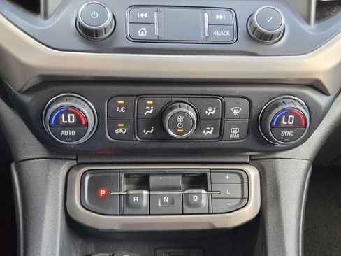Used 2023 GMC Acadia Denali FWD image 19