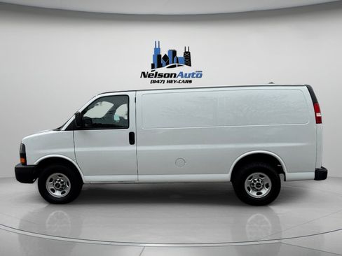 Used 2021 GMC Savana 2500 RWD image 9