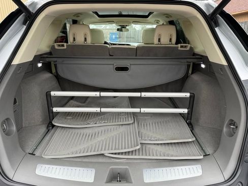 Used 2018 Cadillac XT5 Luxury w/ Driver Awareness Package FWD image 17