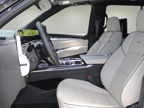 Certified 2026 Cadillac Escalade Sport AWD/4WD image 11