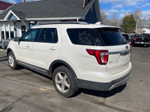 Used 2016 Ford Explorer XLT w/ Equipment Group 202A image 4