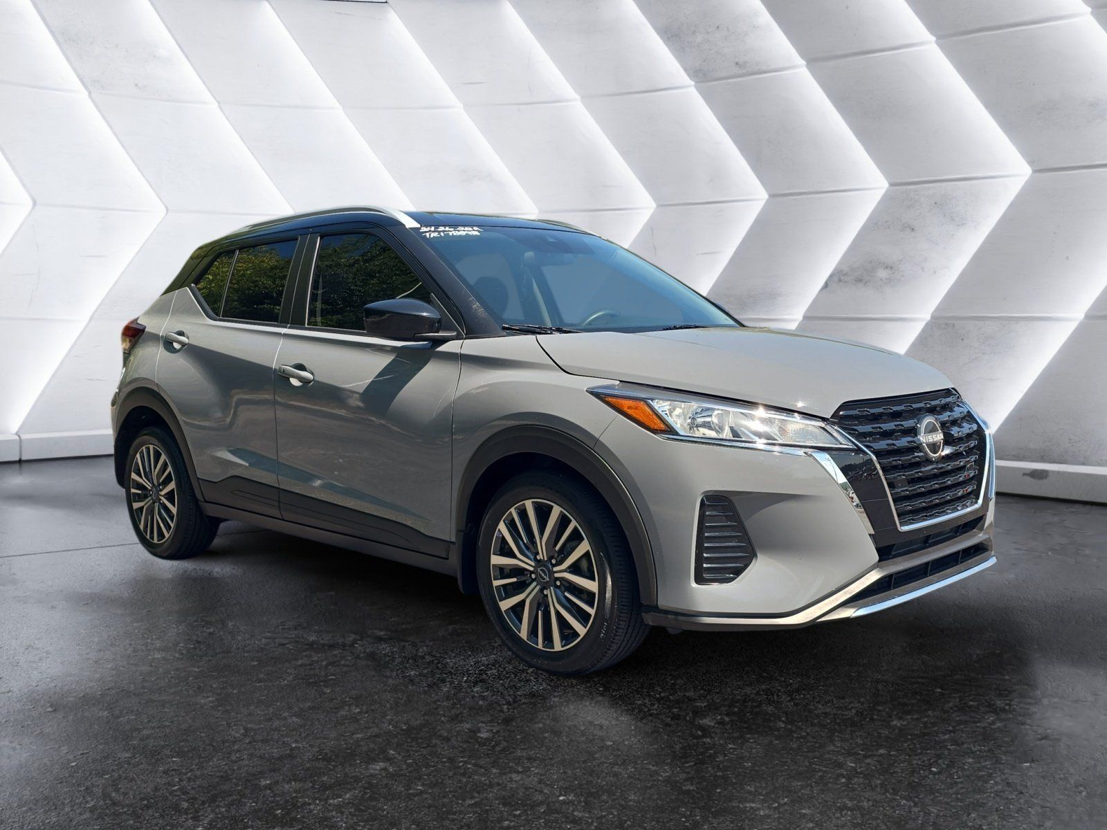 Used 2024 Nissan Kicks SV FWD image 7