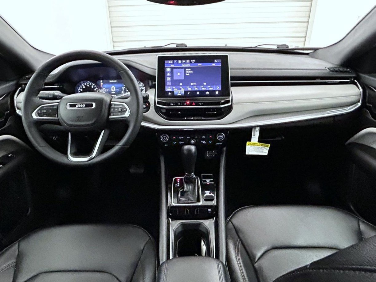 Certified 2024 Jeep Compass Limited AWD/4WD image 13