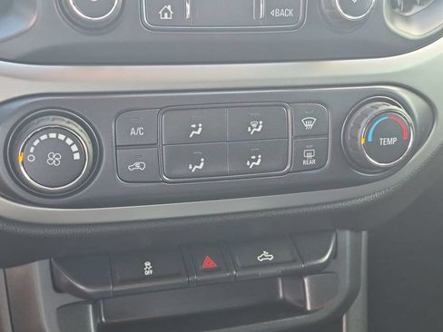 Used 2020 Chevrolet Colorado LT w/ LT Convenience Package RWD image 18