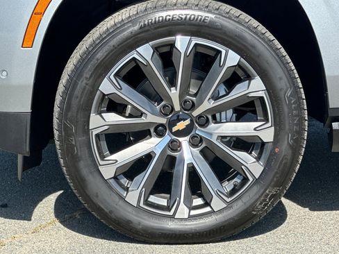 New 2026 Chevrolet Suburban High Country AWD/4WD image 36