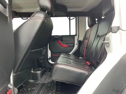 Used 2017 Jeep Wrangler Unlimited Rubicon AWD/4WD image 17