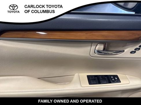 Used 2015 Lexus ES 300h w/ Navigation System Package image 11