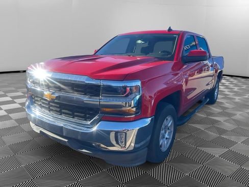 Used 2018 Chevrolet Silverado 1500 LT w/ LT Eassist Package image 3
