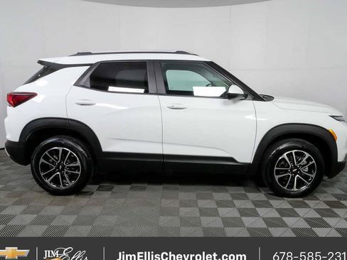 Certified 2025 Chevrolet TrailBlazer LT AWD/4WD image 25