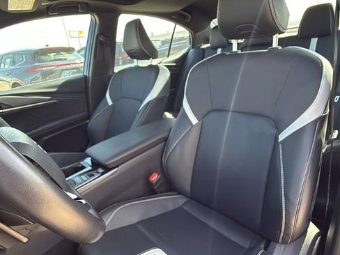 Used 2025 Toyota Camry SE w/ Multimedia Upgrade Package image 14