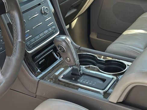 Used 2017 Lincoln Navigator Select image 18