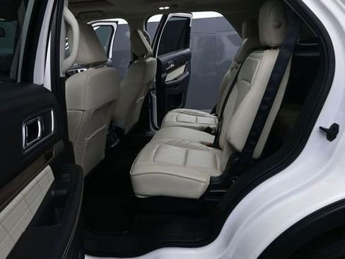 Used 2018 Ford Explorer Platinum AWD/4WD image 13