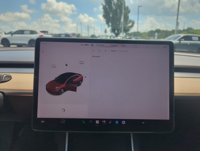 Used 2018 Tesla Model 3 Long Range RWD image 16