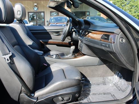 Used 2013 BMW 335i Convertible image 22